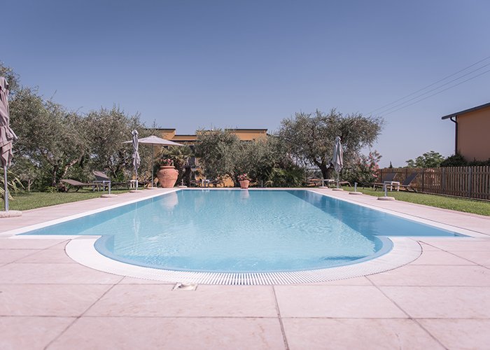 2-Piscina-Monte-Oliveto